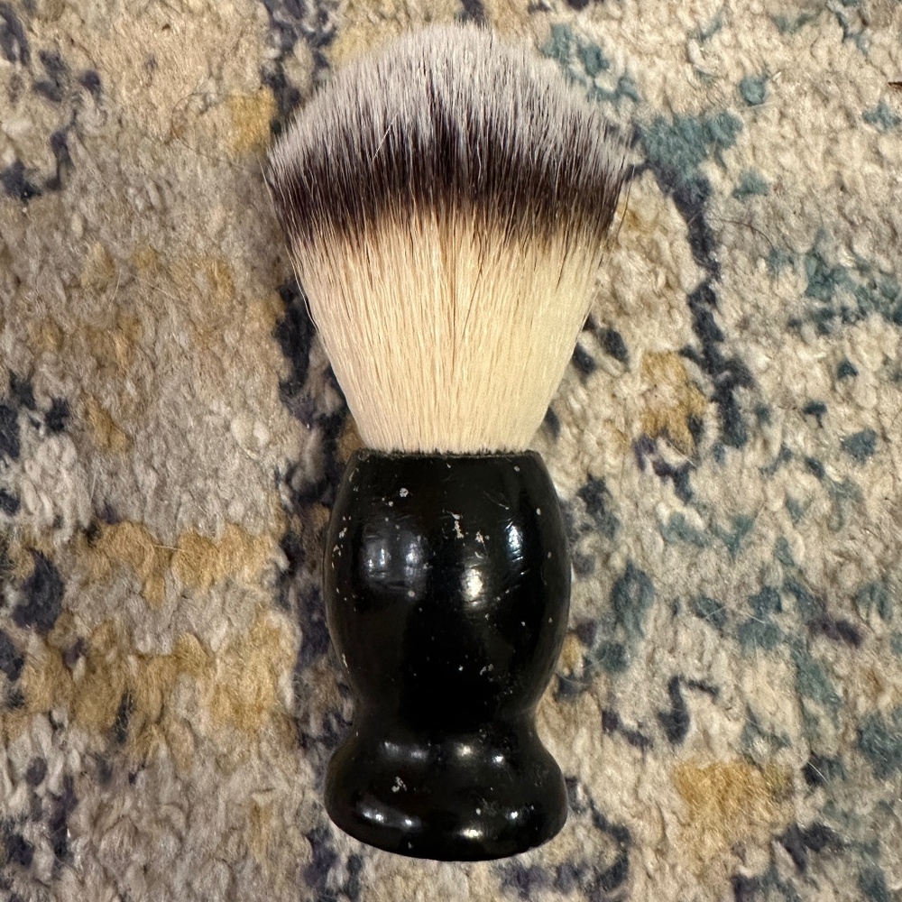 Old Spice milk glass shaving set: wood handle brush & new old stock shaving puck - Picture 9 of 12